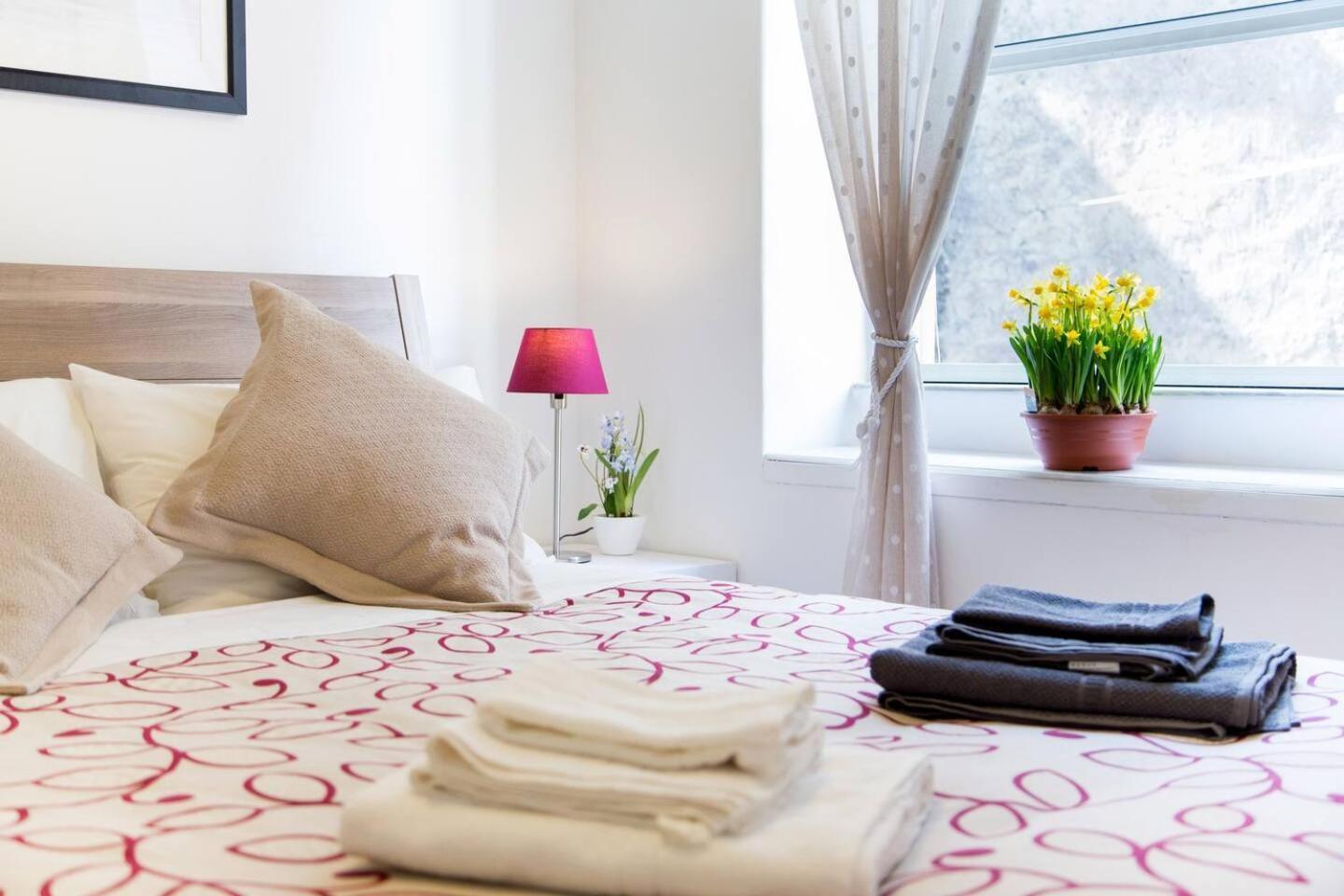 Perla - Cozy Apartment In Piazza Navona Rom Exteriör bild